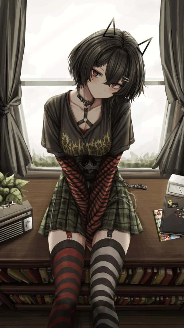 Goth roommate Fye